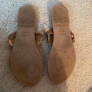aldo flip flop